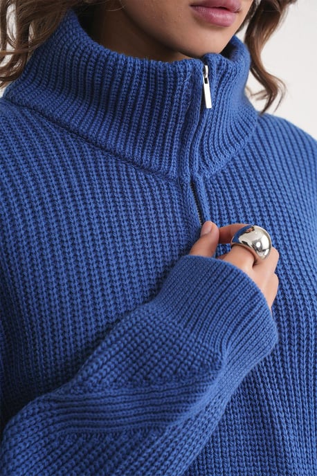 Strukturierter Pullover mit langem Arm und Reißverschlusskragen - Image 6