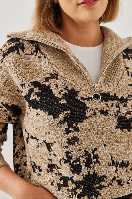 Abstract Strickpullover mit Reißverschlusskragen - Image 2