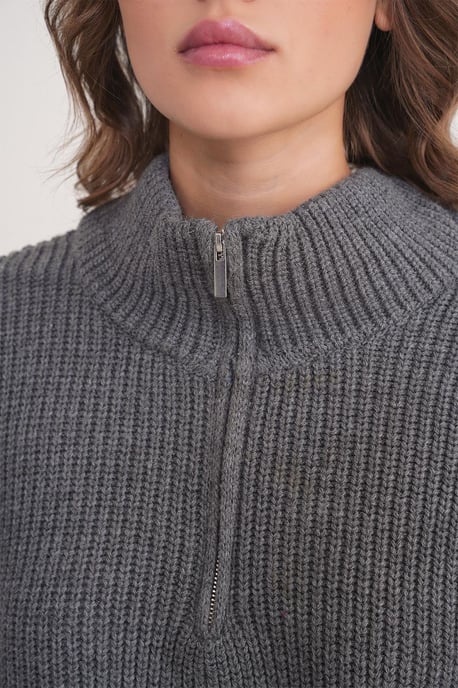 Strukturiertes Langarm-Pullover mit Reißverschlusskragen - Image 6