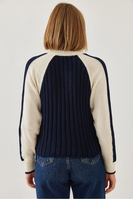 Strukturierter Acrylpullover mit Reißverschlusskragen - Image 4