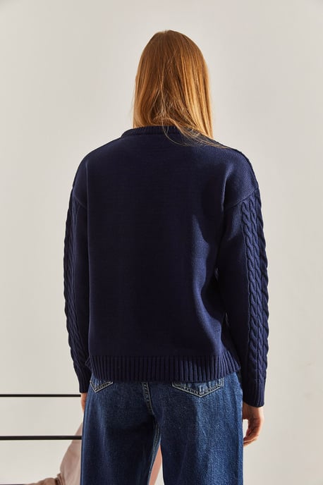 Strukturierter Rippstrick-Pullover mit Rundhalsausschnitt - Image 3