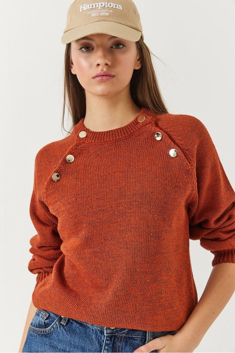 Texturiertes Strickpullover mit Rundhalsausschnitt und Knöpfen - Image 4