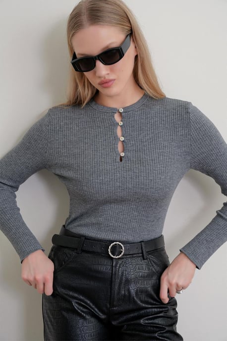 Knopf Detail Rundhalsausschnitt Pullover - Image 1