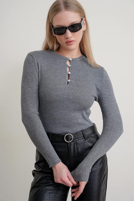 Knopf Detail Rundhalsausschnitt Pullover - Image 2