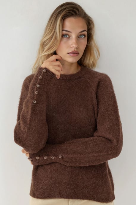 Weicher strukturierter Pullover mit Knopfdetails und langen Ärmeln - Image 1
