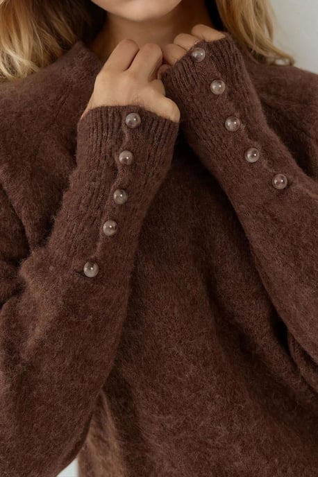 Weicher strukturierter Pullover mit Knopfdetails und langen Ärmeln - Image 3