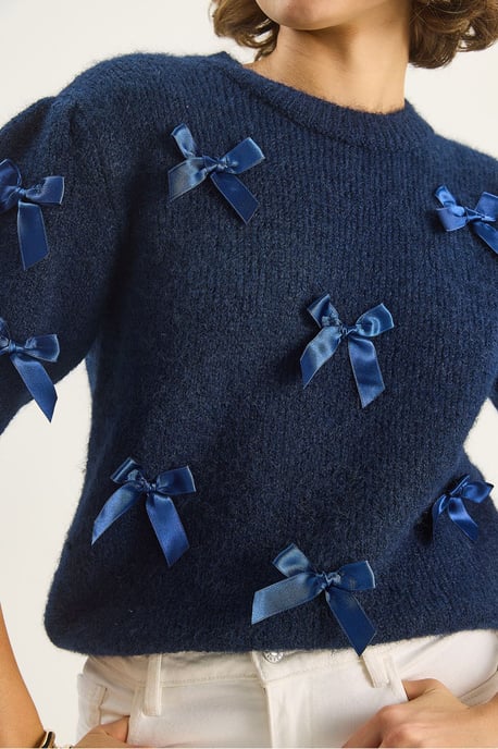 Strickpullover mit Rundhalsausschnitt und Schleife - Image 5