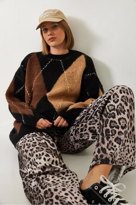 Übergroßer Pullover mit Diamantdruck - Image 4
