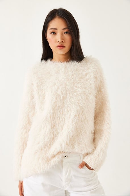 Oversized Strukturstrickpullover mit Plüschdetails - Image 4