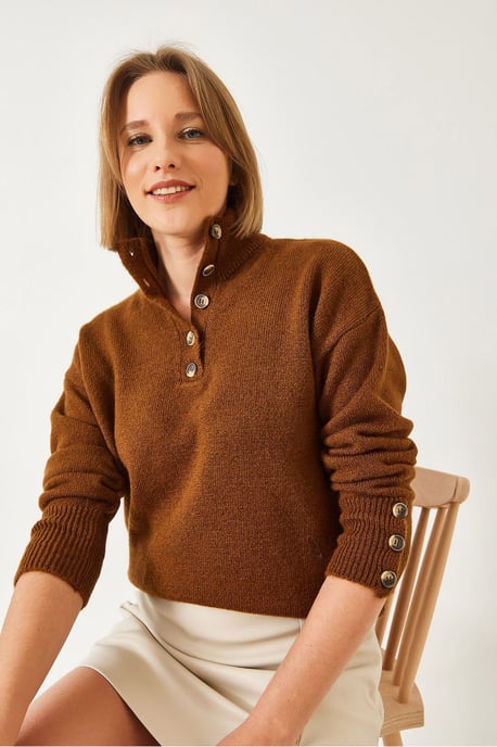 Lässiger Cropped Pullover mit Knopfkragen - Image 3