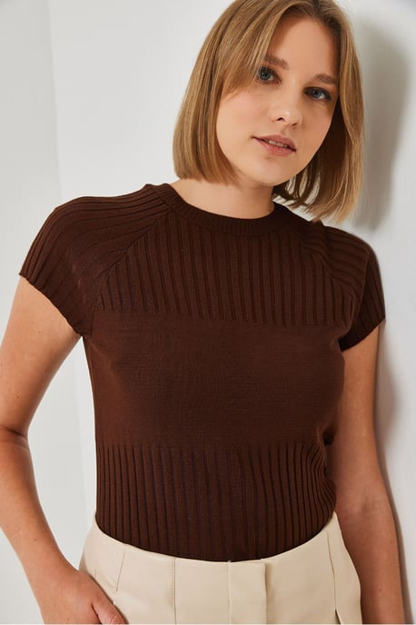 Texturierter Strickpullover mit Knopfverschluss - Image 2