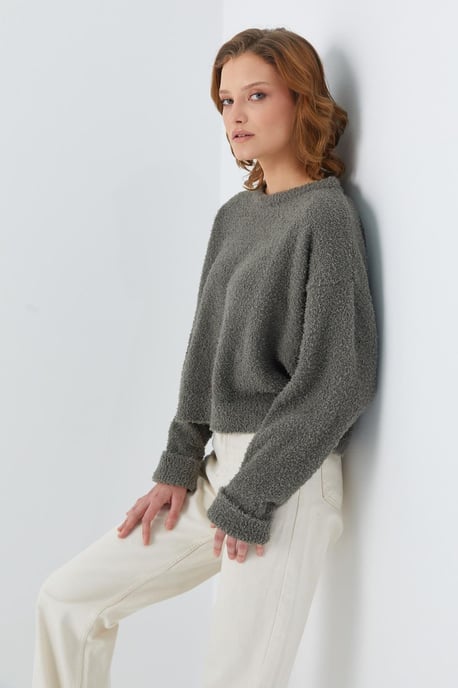 Plüschstrukturierter kurz geschnittener Strickpullover - Image 3