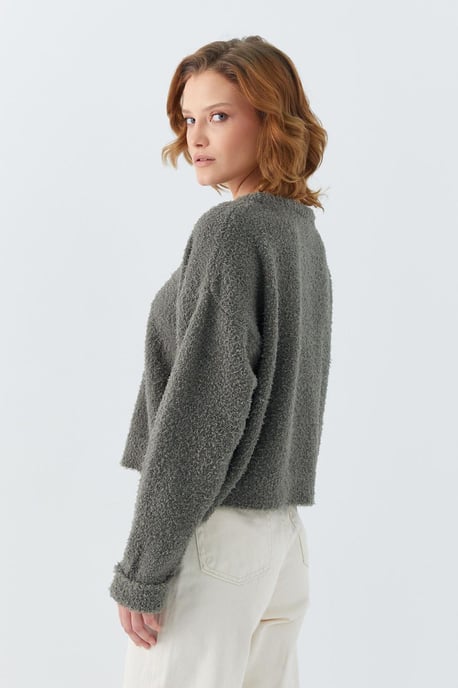 Plüschstrukturierter kurz geschnittener Strickpullover - Image 5