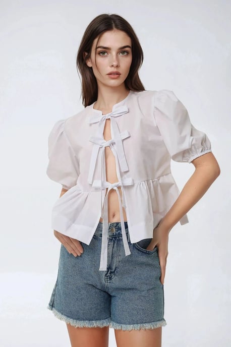 Baumwoll-Bluse mit Rundhalsausschnitt und Schleifendetail - Image 1