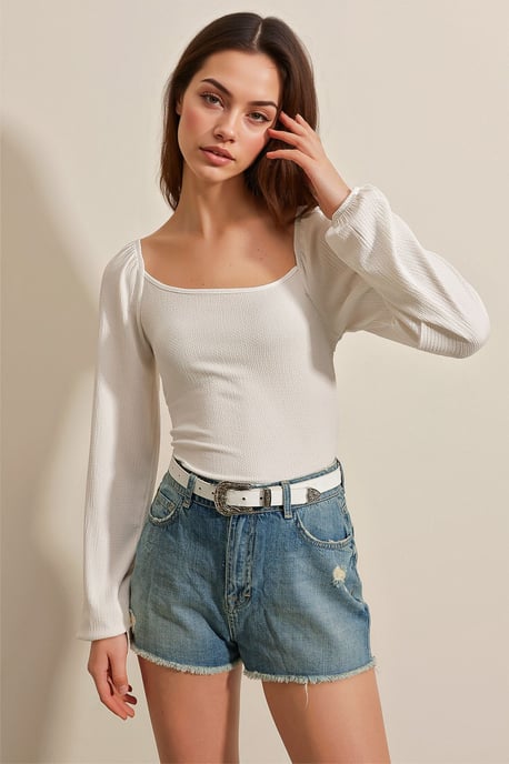 Taillierte Texturbluse mit quadratischem Kragen und Rüschendetail - Image 2