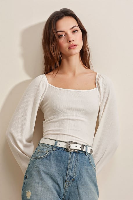 Taillierte Texturbluse mit quadratischem Kragen und Rüschendetail - Image 3