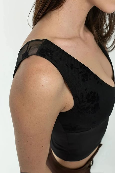 Spitzen-Detail V-Ausschnitt Crop Top - Image 2