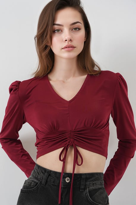 Strukturiertes V-Ausschnitt-Crop-Top mit Rüschendetail - Image 3