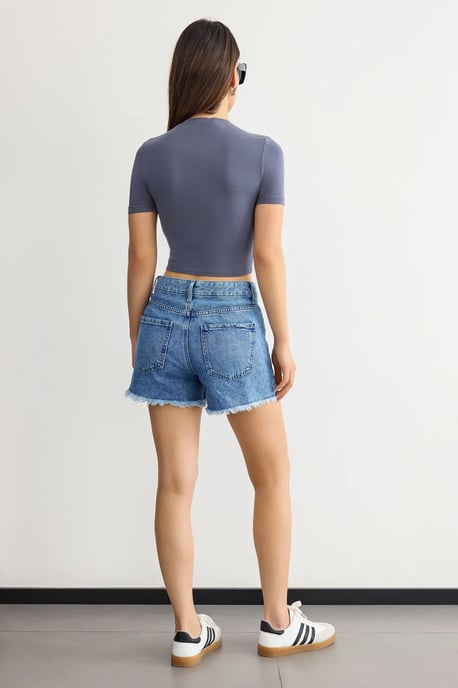 Crew Neck Basic Crop-Top - Image 4