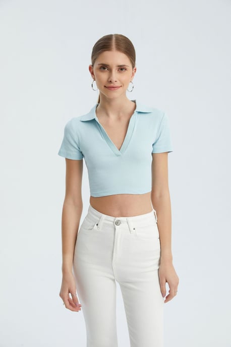 V-Ausschnitt Polo Cropped Top - Image 3