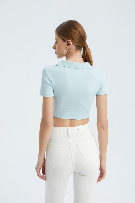 V-Ausschnitt Polo Cropped Top - Image 4