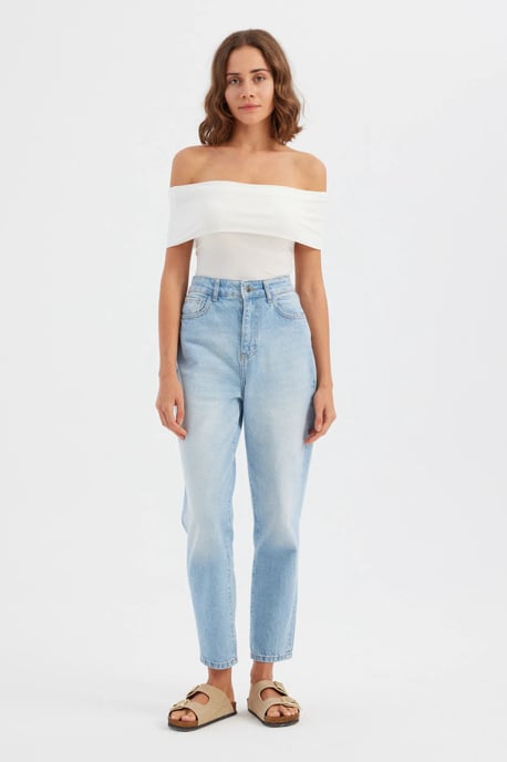 Schulterfreies, gerafftes Bodycon-Crop-Top - Image 2