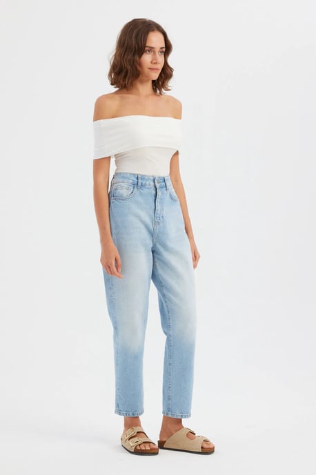 Schulterfreies, gerafftes Bodycon-Crop-Top - Image 3