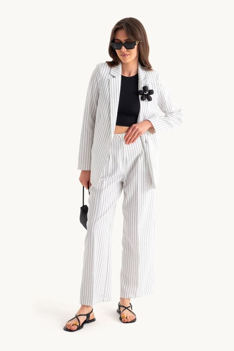 Gestreifter Blazer mit Blumendetail & gerade geschnittene Hose Coord - Image 2