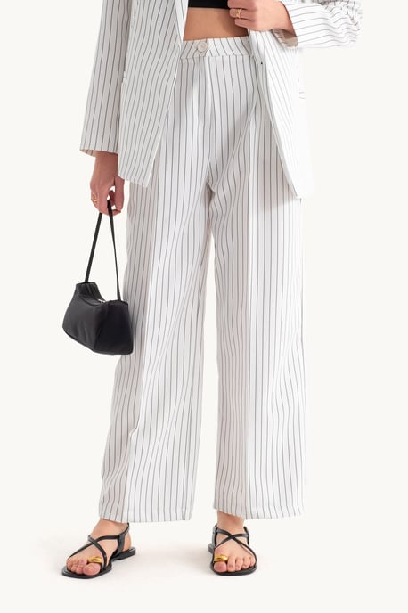 Gestreifter Blazer mit Blumendetail & gerade geschnittene Hose Coord - Image 6