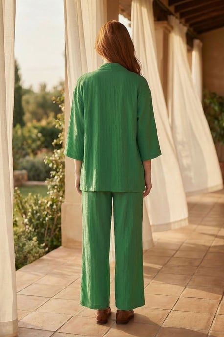 Langärmlige Bluse & Mittelhohe Weite Hosen-Set - Image 3