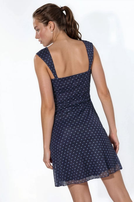 Punktkariertes Mini-Tüllkleid mit Herzkragen - Image 3