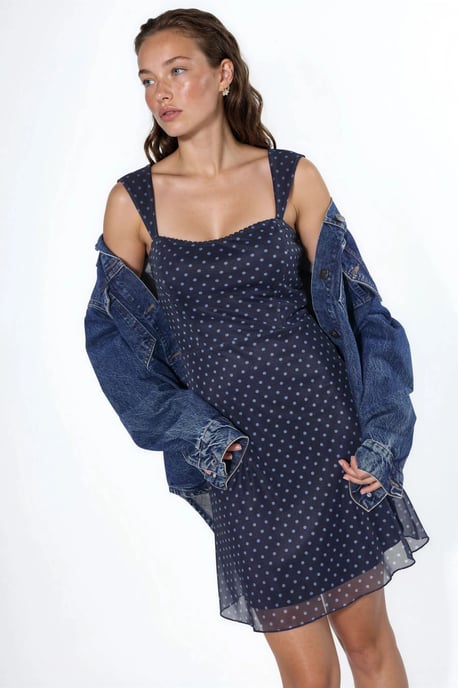 Punktkariertes Mini-Tüllkleid mit Herzkragen - Image 5
