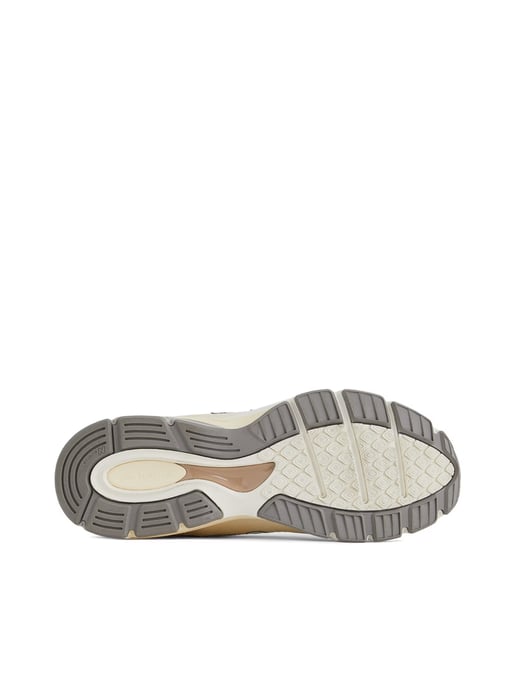 990v4 Made in USA Sneakers - Image 5