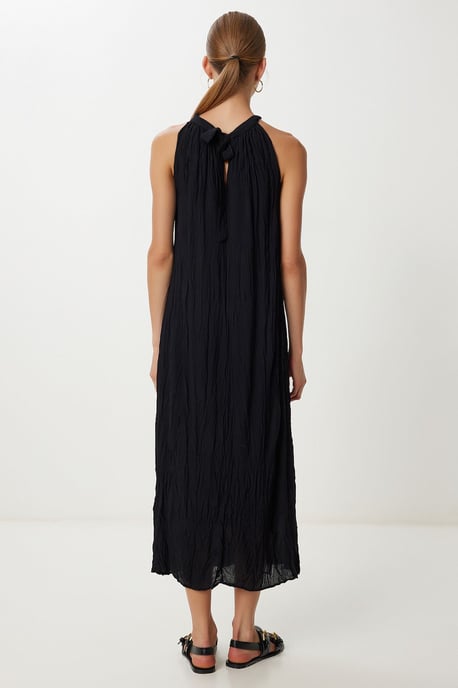 Strukturiertes Midikleid mit Halterneck-Kragen - Image 4