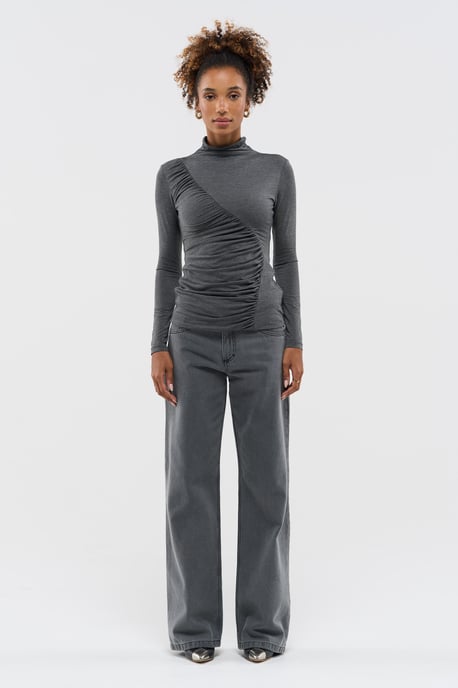 BENU Geraffte Rollkragenbluse - Grau - Image 1