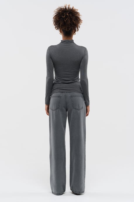 BENU Geraffte Rollkragenbluse - Grau - Image 2