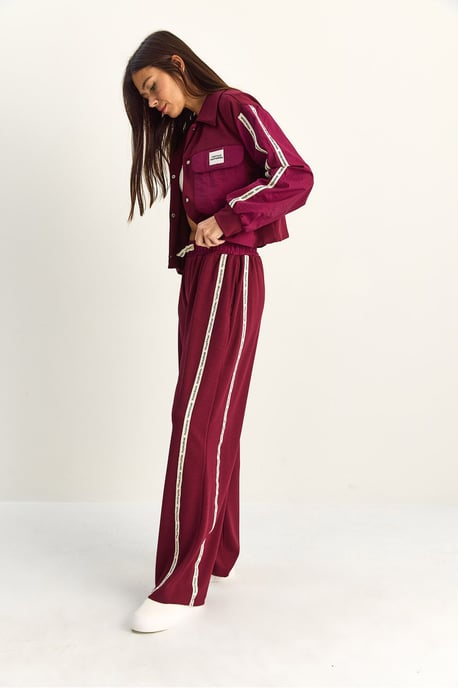 Gestreiftes Mid-Waist Zweiteiliges Set mit Tasche - Image 3