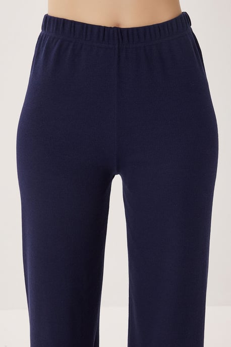 V-Ausschnitt Rippstrick Pyjama-Set - Image 4