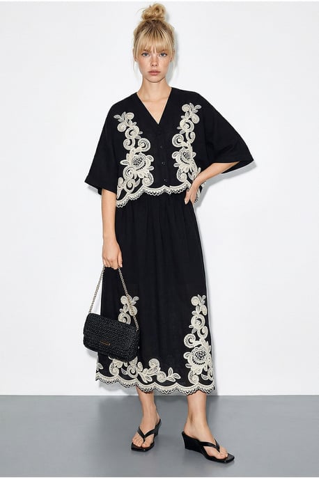 Übergröße V-Ausschnitt Besticktes 3/4-Arm Shirt und Weite Bein Hose Set - Image 1