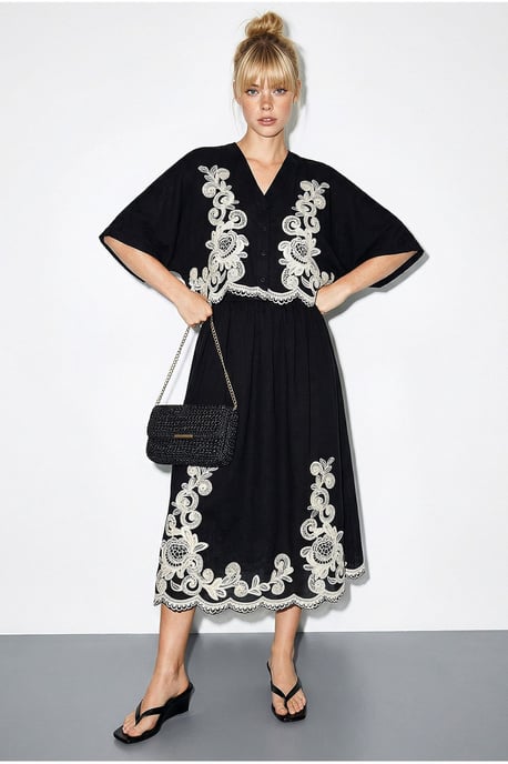 Übergröße V-Ausschnitt Besticktes 3/4-Arm Shirt und Weite Bein Hose Set - Image 2