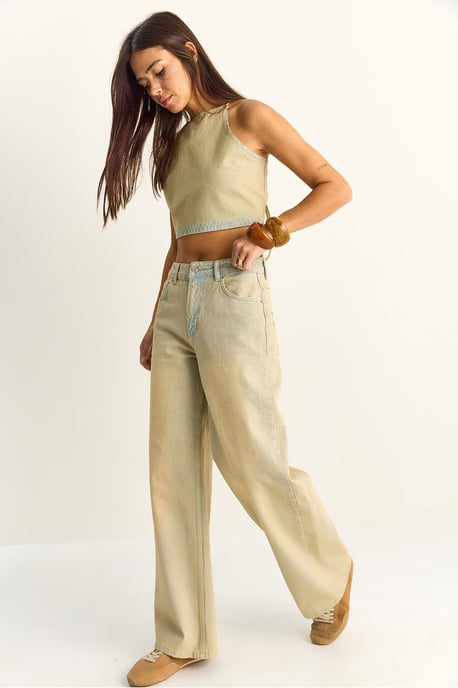 Hochtailliertes Denim-Haltertop und weit geschnittene Hose Set - Image 5