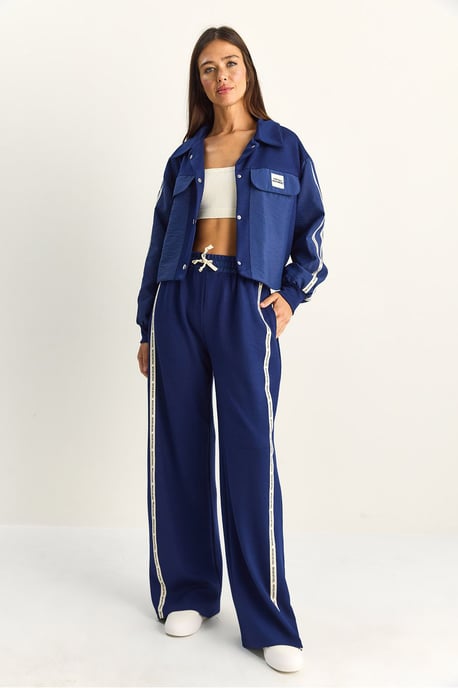 Gestreiftes Mid-Waist Zweiteiliges Set mit Tasche - Image 3