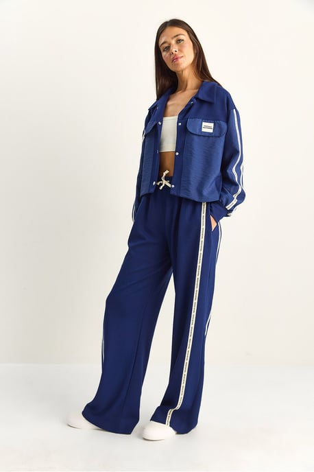 Gestreiftes Mid-Waist Zweiteiliges Set mit Tasche - Image 5