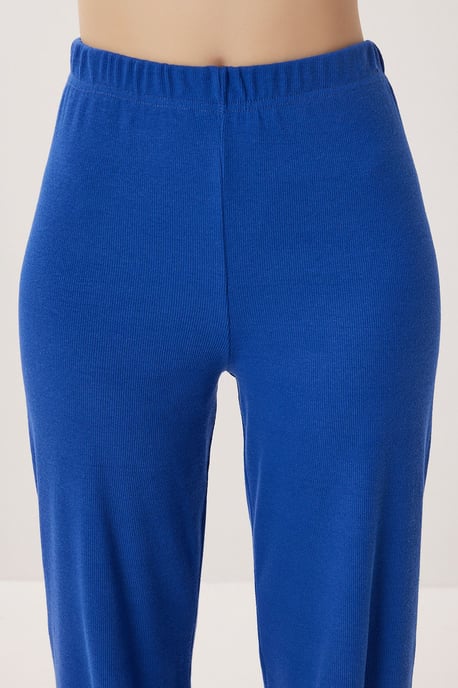 V-Ausschnitt Rippstrick Pyjama-Set - Image 5