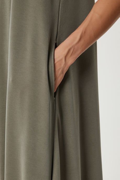 Lässiges, legeres Midi-Kleid mit Taschen - Image 5
