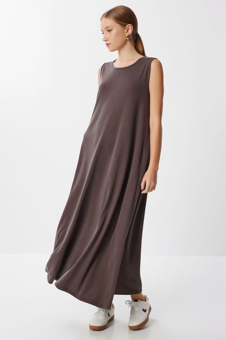 Lässiges, lockeres Midi-Kleid mit Taschen - Image 3