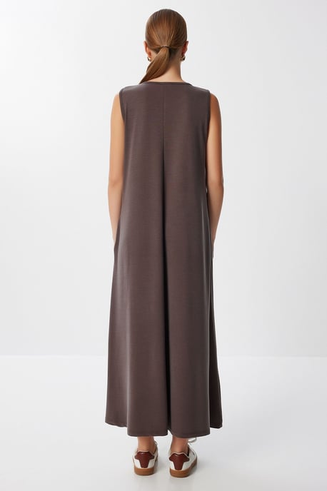 Lässiges, lockeres Midi-Kleid mit Taschen - Image 6