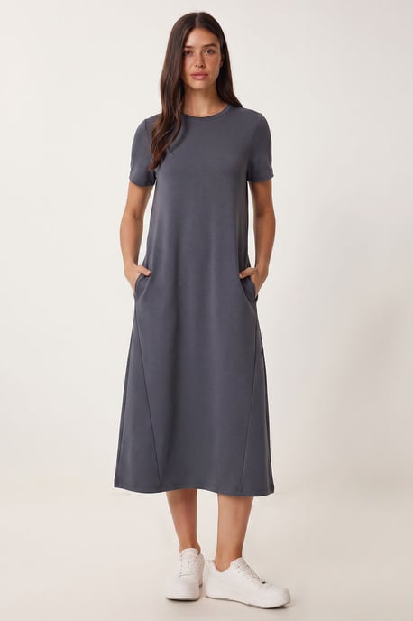 Midikleid mit kurzen Ärmeln und Rundhalsausschnitt - Image 2