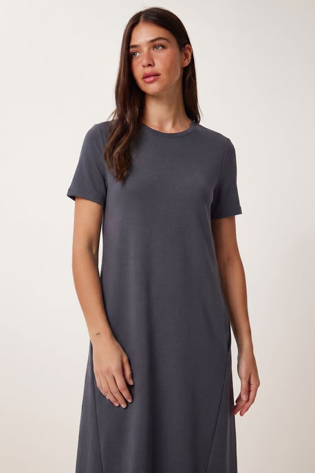 Midikleid mit kurzen Ärmeln und Rundhalsausschnitt - Image 3