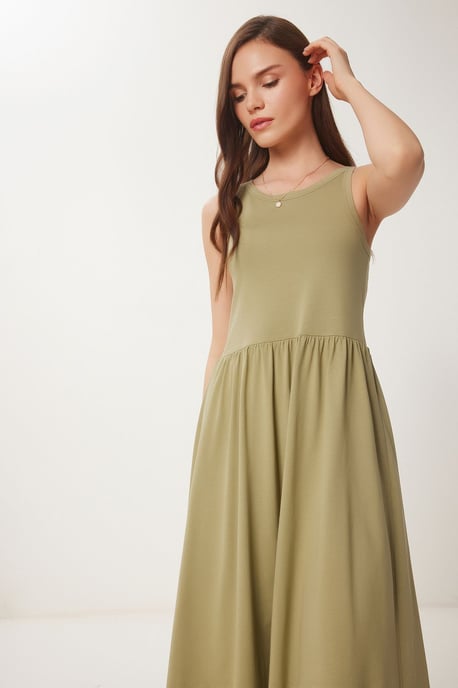 Ärmelloses Midi-Kleid mit Rundhalsausschnitt - Image 4